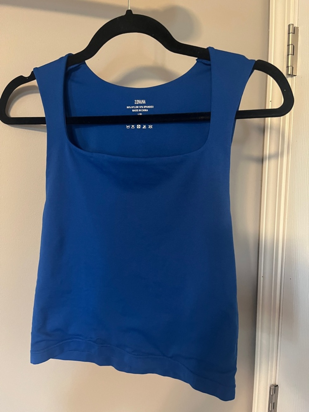 NEVER WORN Zenana Outfitters Blue Seamless Neck Tank